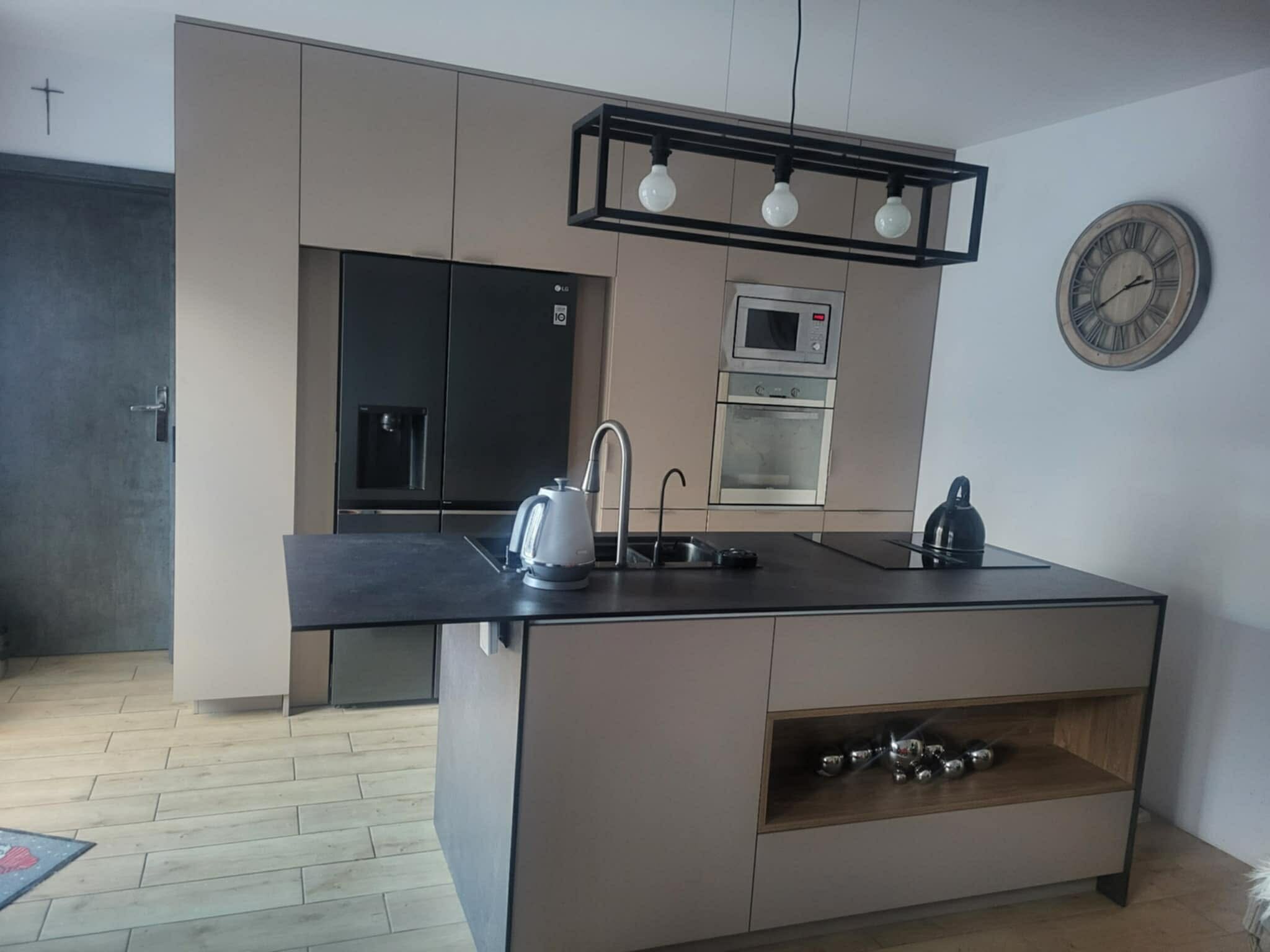 Kuchnia w kolorze kaszmiru - New Modern Renova